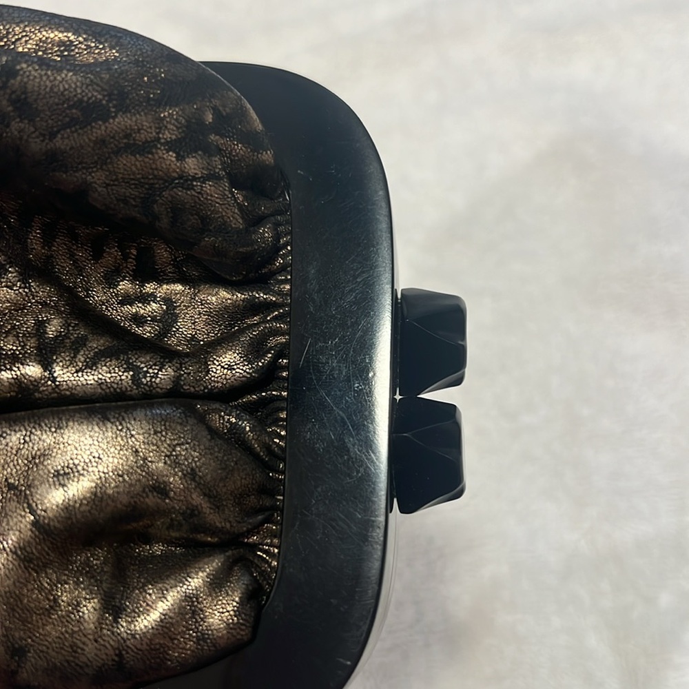 💥SALE! Junior Drake Black and Gold Leather Mini Clutch with Kiss-Lock Closure - Picture 7 of 7